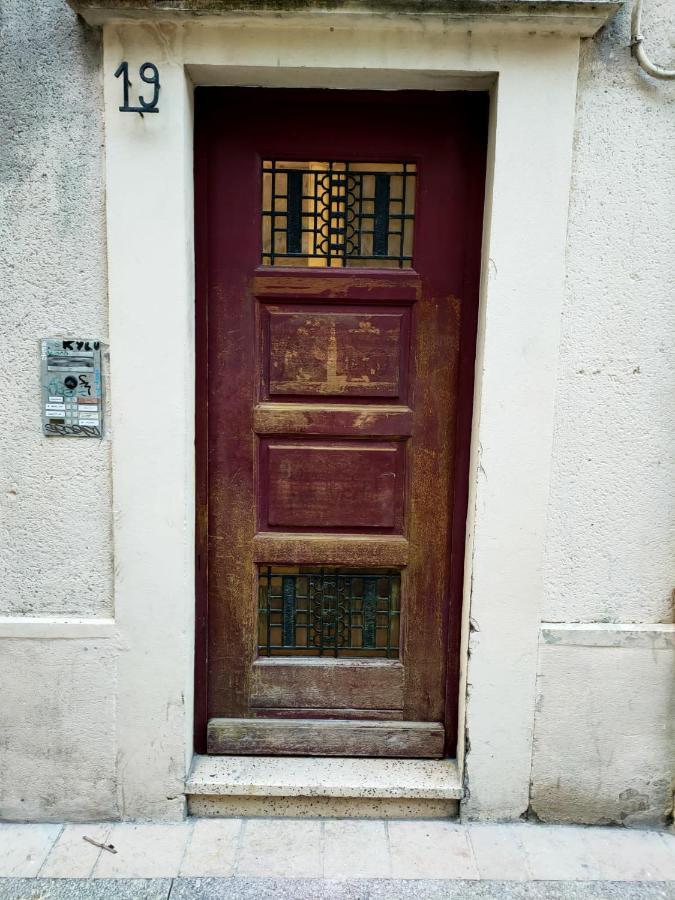 Studio Au Coeur Historique De Montpellier, 2 Personnes Et Wifi Bagian luar foto