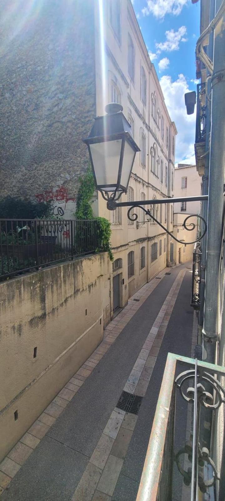 Studio Au Coeur Historique De Montpellier, 2 Personnes Et Wifi Bagian luar foto