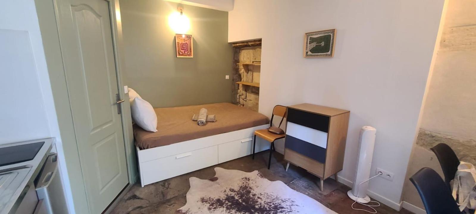 Studio Au Coeur Historique De Montpellier, 2 Personnes Et Wifi Bagian luar foto