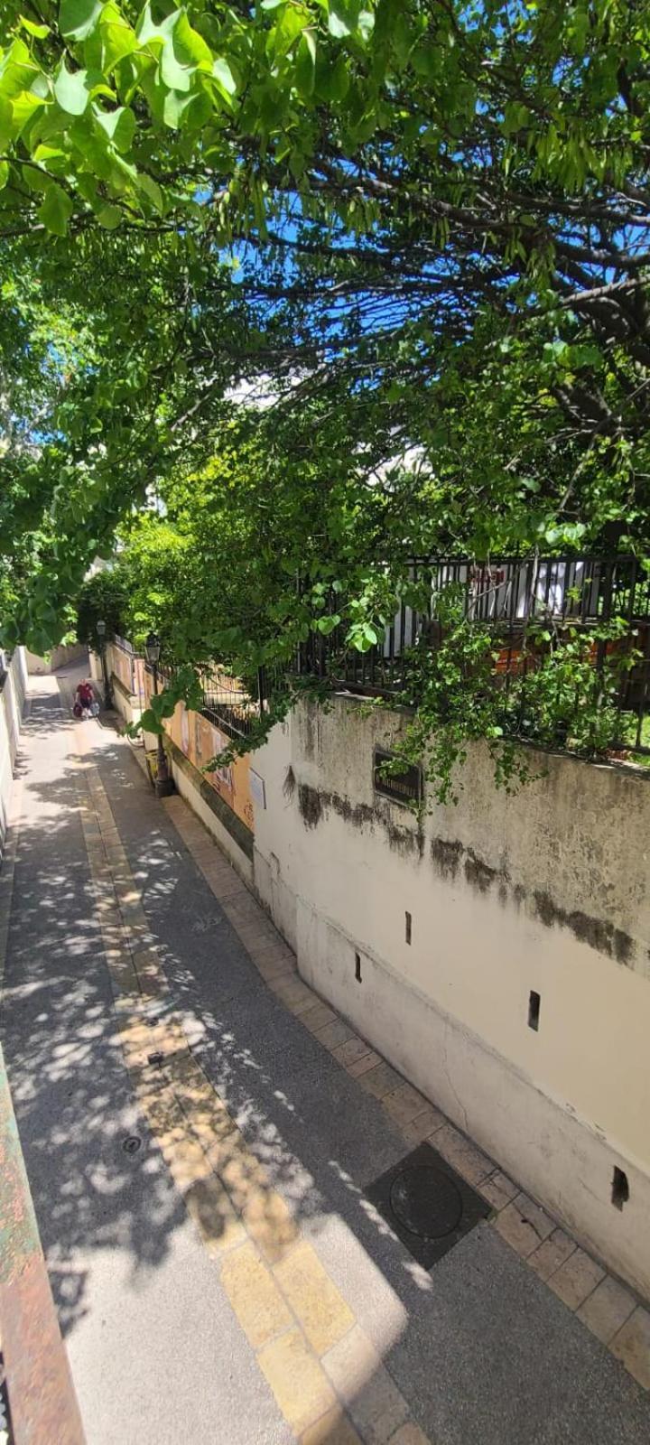 Studio Au Coeur Historique De Montpellier, 2 Personnes Et Wifi Bagian luar foto